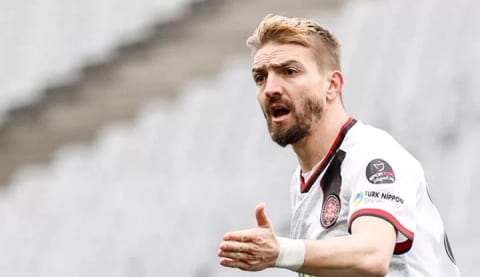 "Beşiktaş, Caner Erkin'i neden almıyor ki?"