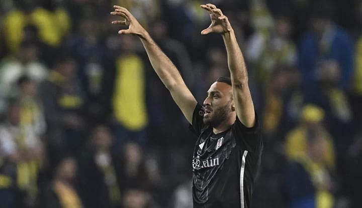 Beşiktaş, Cenk Tosun ile yeni sözleşme için hazırlık yapıyor!