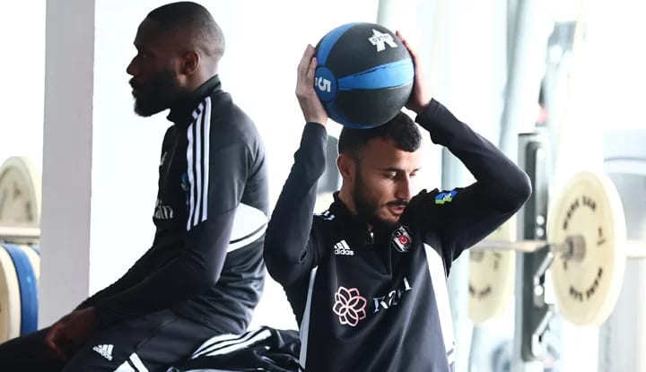Beşiktaş duyurdu! Romain Saiss geri döndü!