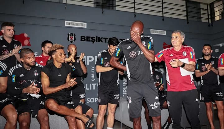 Beşiktaş efsanesi Atiba'ya unutulmaz veda!