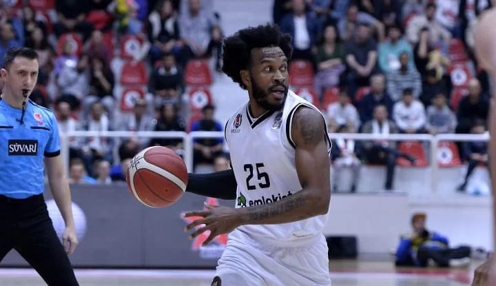 Beşiktaş Emlakjet, Aliağa Petkim Spor'a mağlup!