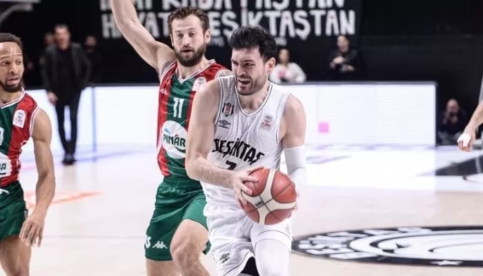Beşiktaş Emlakjet evinde kazanmaya devam ediyor!