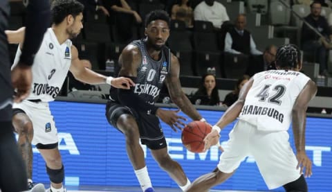 Beşiktaş Emlakjet kazanmaya devam ediyor!