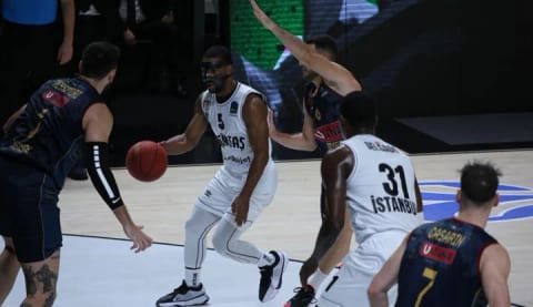 Beşiktaş Emlakjet kendi evinde galip!