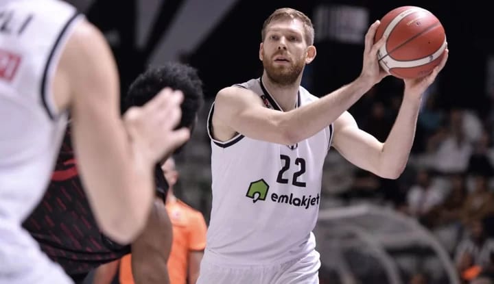 Beşiktaş Emlakjet kendi evinde galip!