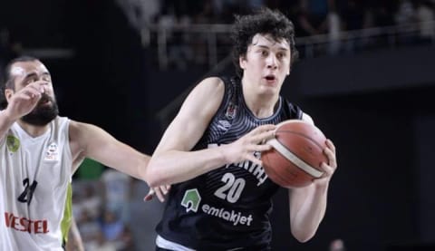 Beşiktaş Emlakjet yarı finale yükseldi!