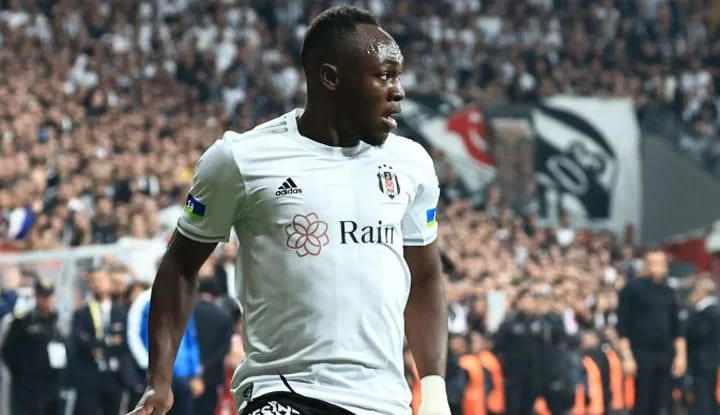 Beşiktaş - Fenerbahçe derbisinde Muleka - Szalai mücadelesi damga vurdu!