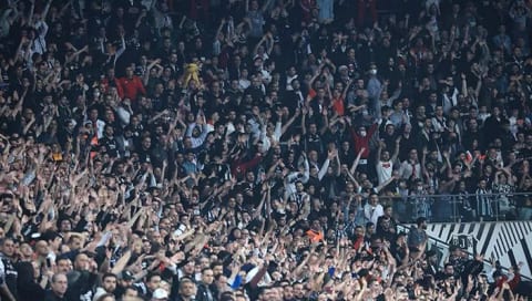 Beşiktaş - Fenerbahçe derbisinin biletleri satışa çıkıyor!