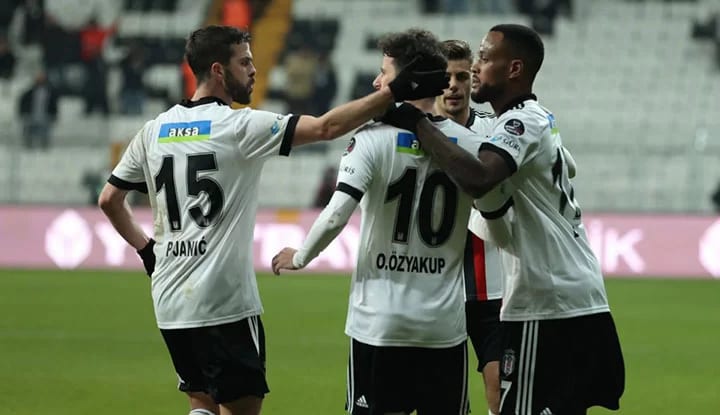 Beşiktaş, Göztepe engelini kayıpsız geçti!