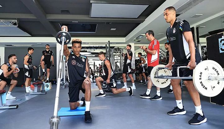 Beşiktaş günü çift idmanla kapattı!