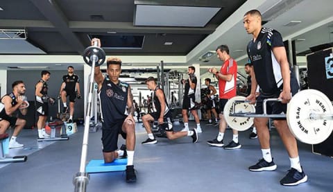 Beşiktaş günü çift idmanla kapattı!