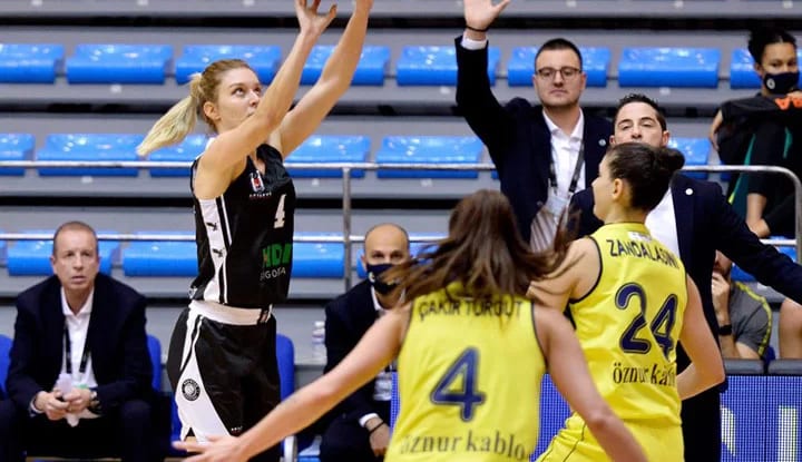 Beşiktaş HDI Sigorta, Fenerbahçe Öznur Kablo'ya mağlup oldu