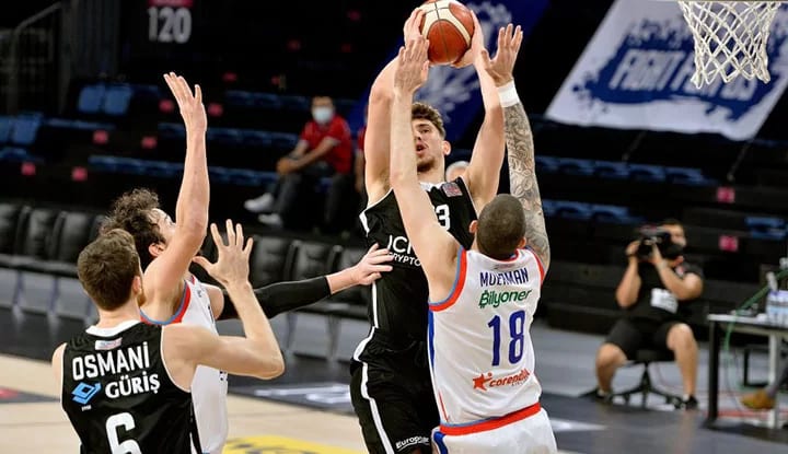 Beşiktaş Icrypex, serinin ilk maçında Anadolu Efes'e mağlup