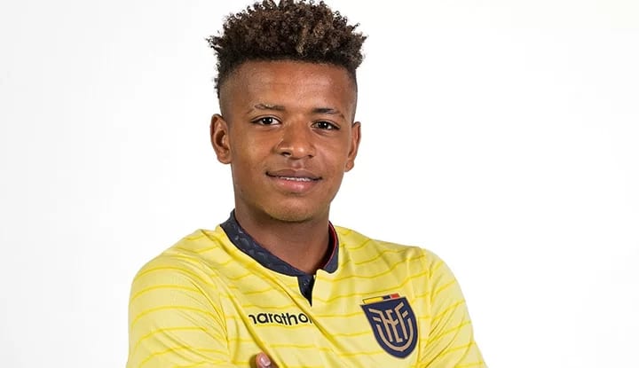 Beşiktaş kanat transferini resmen açıkladı!