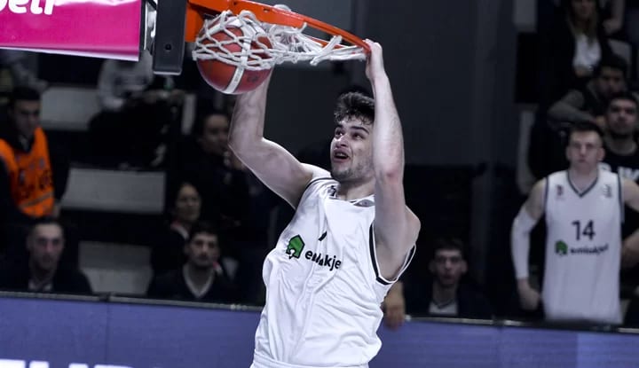 Beşiktaş kendi evinde Anadolu Efes’e mağlup!