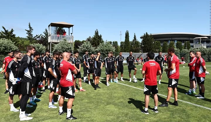 Beşiktaş, ayak tenisi çalıştı!