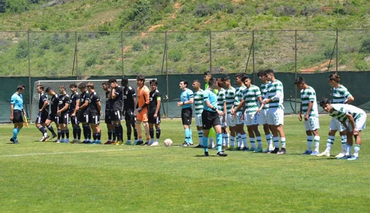 Beşiktaş-Konyaspor U19 maçında ilginç anlar! Beşiktaş, Konyaspor'un gol atmasına izin verdi