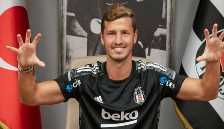 Beşiktaş, Salih Uçan ile masaya oturuyor!