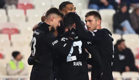 Beşiktaş Sivas'tan tek gollü galibiyetle dönüyor!