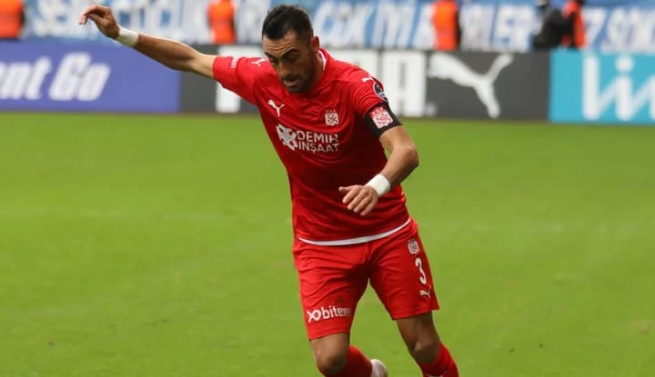 Beşiktaş, sol bek için Sivasspor'un kapısını çalacak!