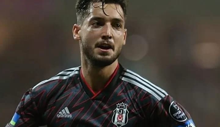 Beşiktaş stoper transferinde frene bastı!