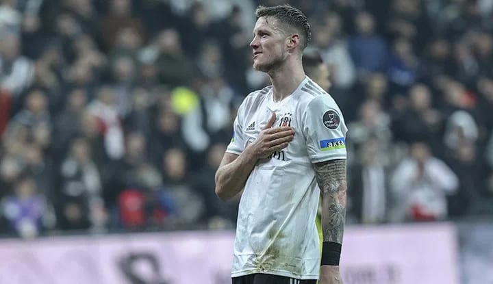 Beşiktaş Taraftarı Hep Gomez'e Benzetti, Weghorst Gidince "Eyşan" Oldu!