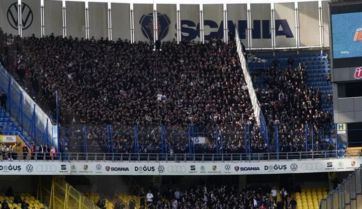 Beşiktaş taraftarı takımını yalnız bırakmadı!