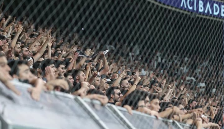 Beşiktaş taraftarı Valerien Ismael’i istifaya davet etti!