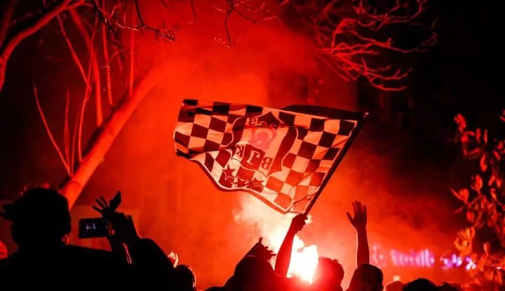 Beşiktaş taraftarından futbolculara tezahüratlı tepki! İşte o sözler!