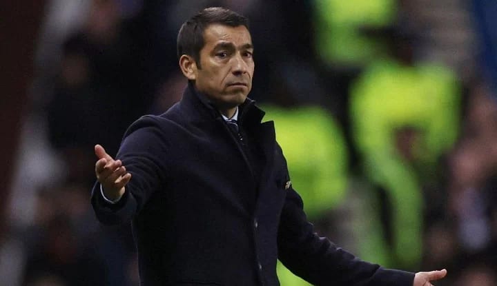 Beşiktaş Teknik Direktörü Van Bronckhorst, oyuncu durumlarını değerlendirecek!