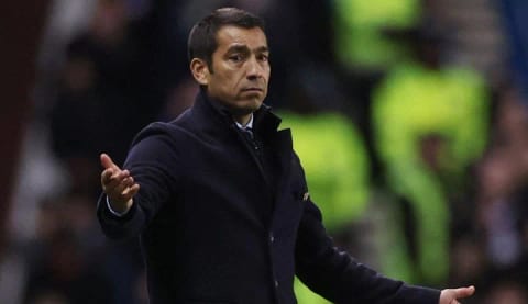 Beşiktaş Teknik Direktörü Van Bronckhorst, oyuncu durumlarını değerlendirecek!