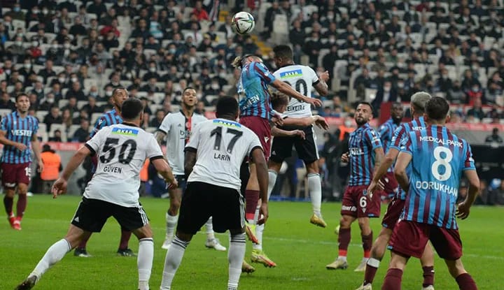 "Beşiktaş, uzatmanın son dakikasında..."