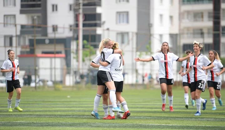 Beşiktaş Vodafone, Amed Sportif Faaliyetler'i 7 golle geçti