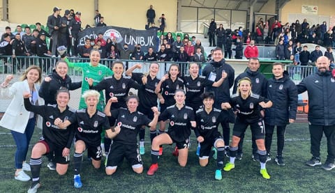 Beşiktaş Vodafone, tek yedekle maça çıktı; 5 attı ve 4'te 4 yaptı!