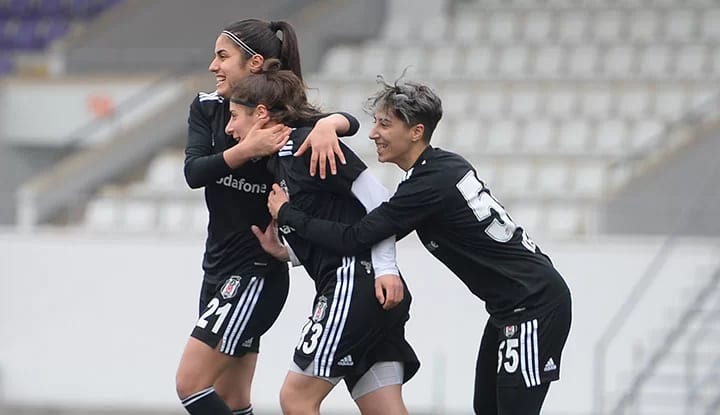 Beşiktaş Vodafone'dan 6 gollü galibiyet