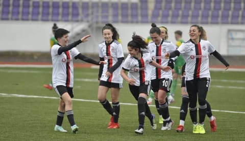 Beşiktaş Vodafone'dan 7 gollü galibiyet