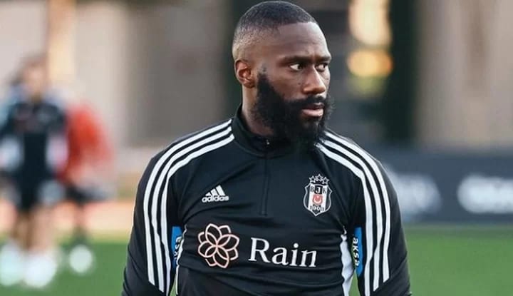 Beşiktaş, West Ham ile masada!