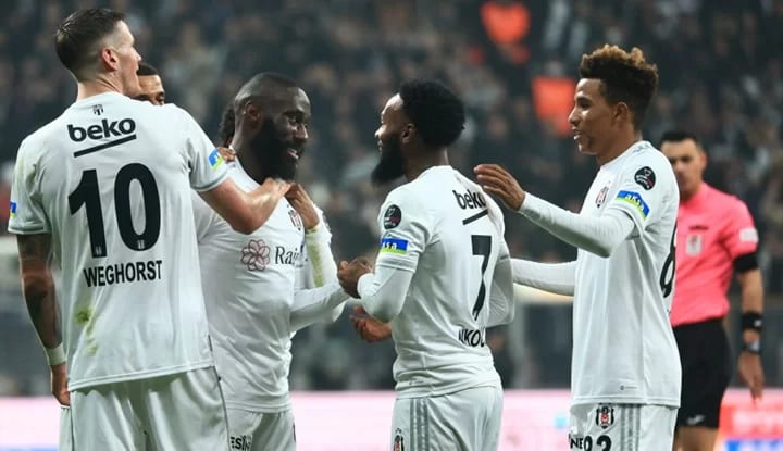Beşiktaş yeniden zirve yarışında! Arthur Masuaku'dan Burak Yılmaz sonrası bir ilk!