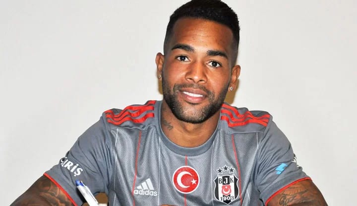 Beşiktaş yönetimi, Alex Teixeria’ya gelen teklifleri değerlendirecek!
