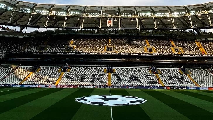 Beşiktaş yönetimi, sakatlıklar sonrası çim firmasıyla görüşme yaptı! İşte detaylar...