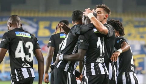 Beşiktaş'a derbi formalarından 114 bin TL gelir! Aboubakar forması...