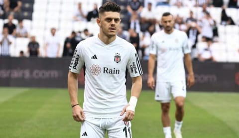 Beşiktaş'a Milli Takım Arasında Kötü Haber! Milot Rashica Sakatlandı