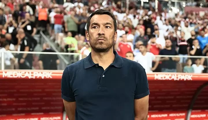 Beşiktaş’a sol bek için iki aday! Giovanni van Bronckhorst son kararı verecek
