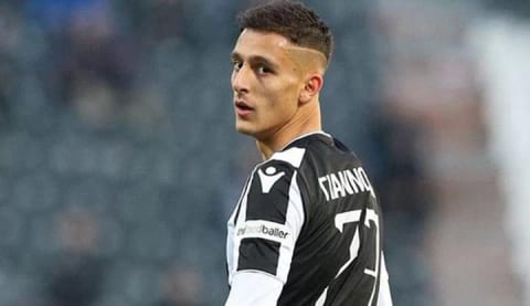 Beşiktaş'a Yunan sol bek
