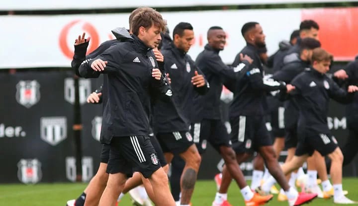 Beşiktaş'ın Başakşehir maçı kadrosu açıklandı!