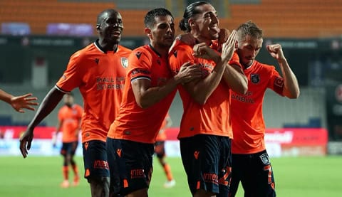 Beşiktaş'ın Başakşehir'e yaptığı sürpriz takas teklifi ortaya çıktı!