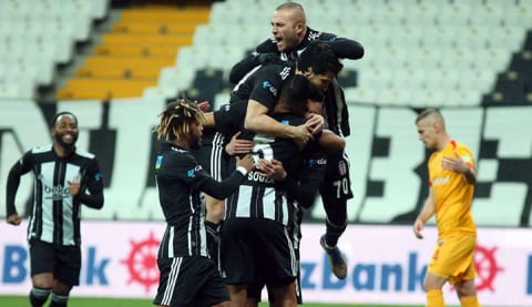 Beşiktaş'ın Çaykur Rizespor maçı 11'i netleşiyor! 4 değişiklik...
