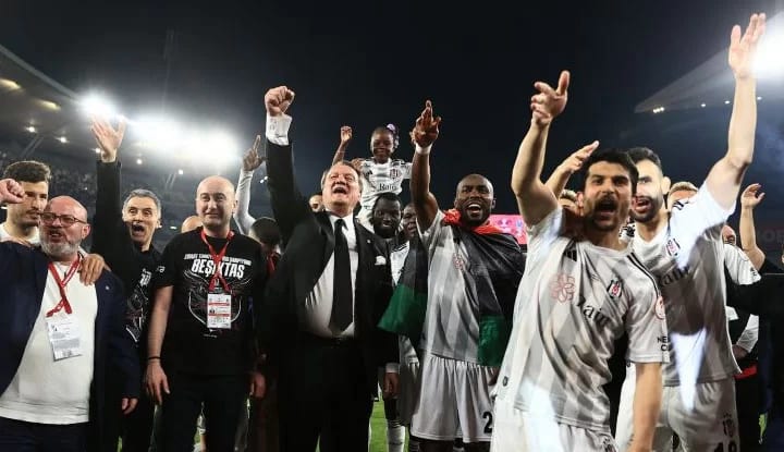 Beşiktaş’ın eski futbolcuları Türkiye Kupası zaferini kutladı!