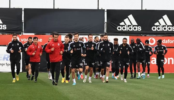Beşiktaş'ın eski yıldız oyuncusu geri dönüyor!