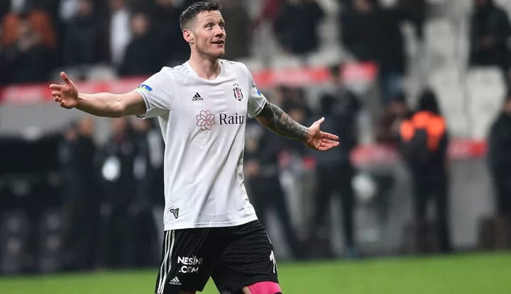 Beşiktaş'ın eski yıldızı dönüyor! Weghorst için girişimler başlıyor!